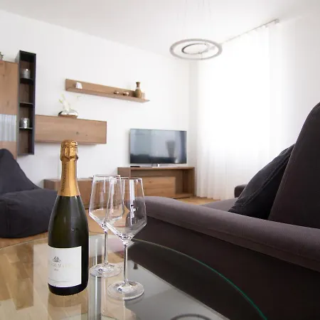 Rooftop Tulln Operated By Revliving アパート